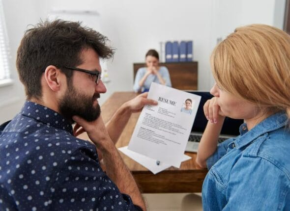 imgi_41_colleagues-interviewing-new-candidate-job-interview-concept_329181-12389